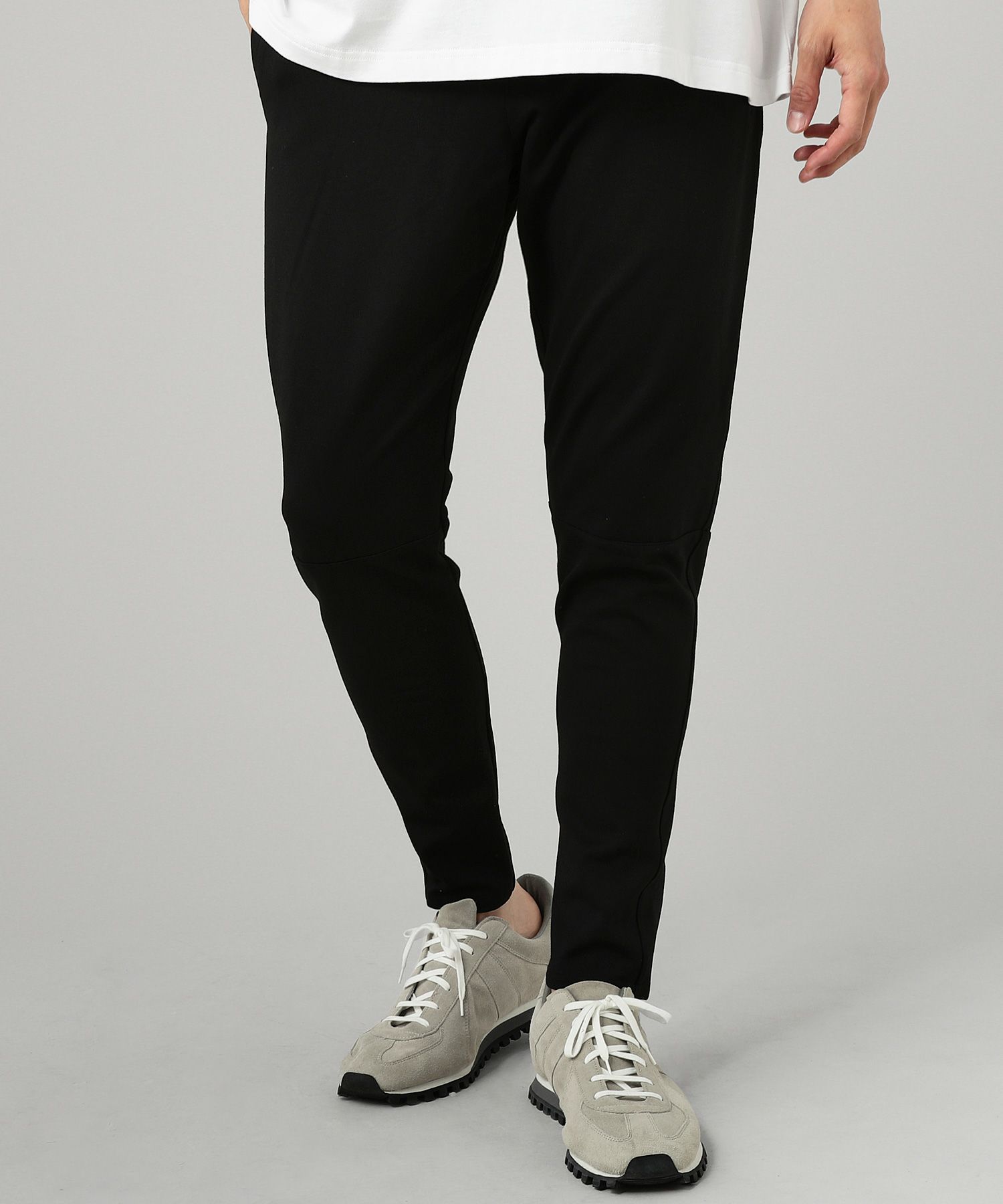 メンズ お洒落に見えるスウェットパンツコーディネート 黒 ブラックで Styling Widget