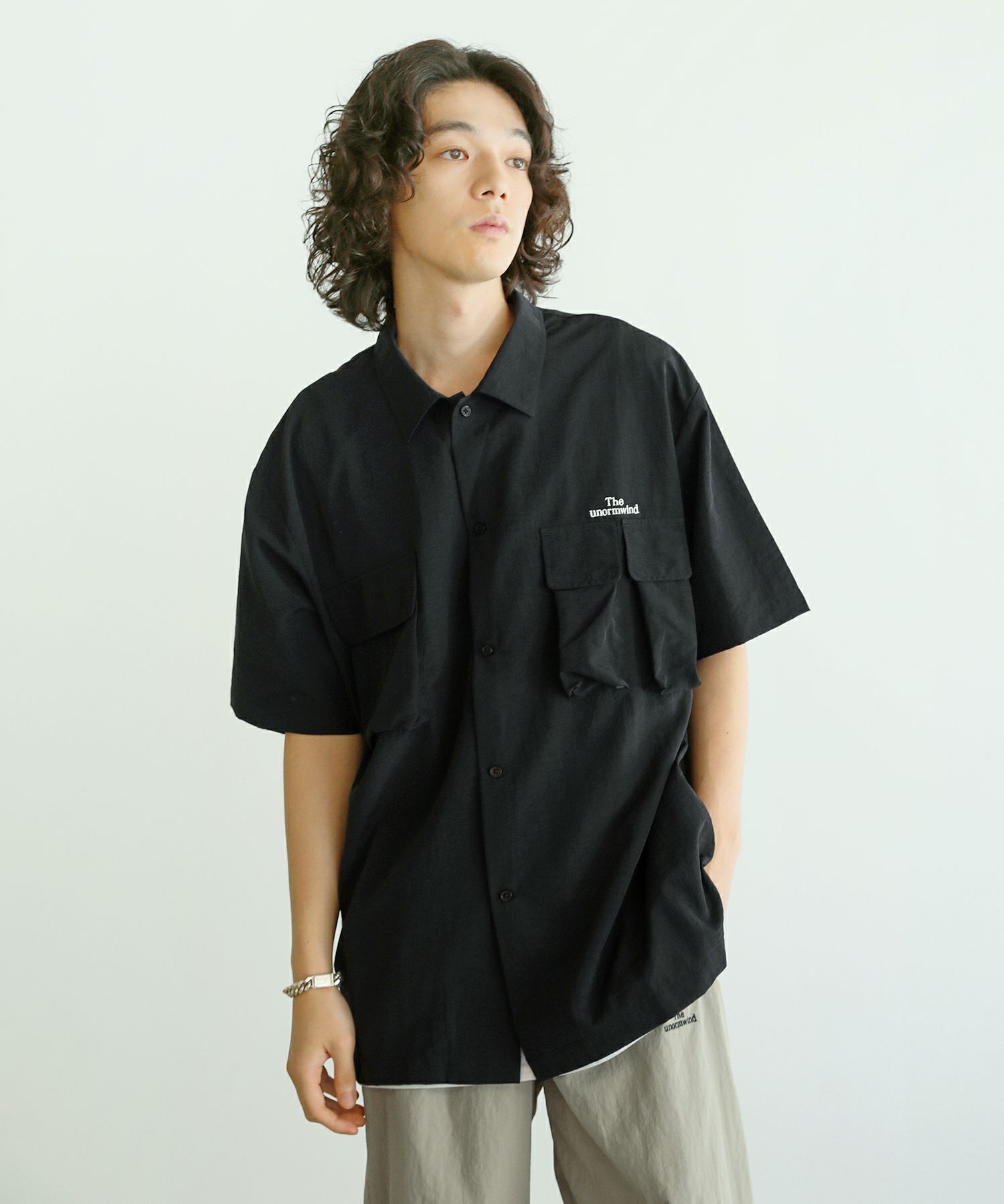 胸刺繍ロゴマルチポケットオーバーサイズテックワッシャーナイロン  