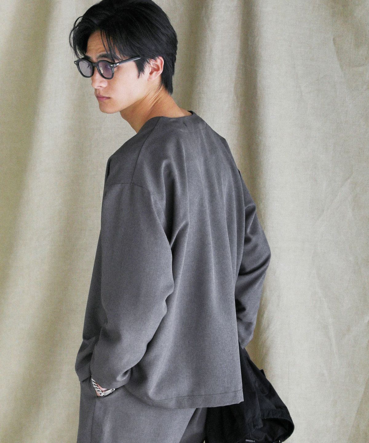 日本製Naturemier TECHリネンライクトロピカルノーカラー長袖